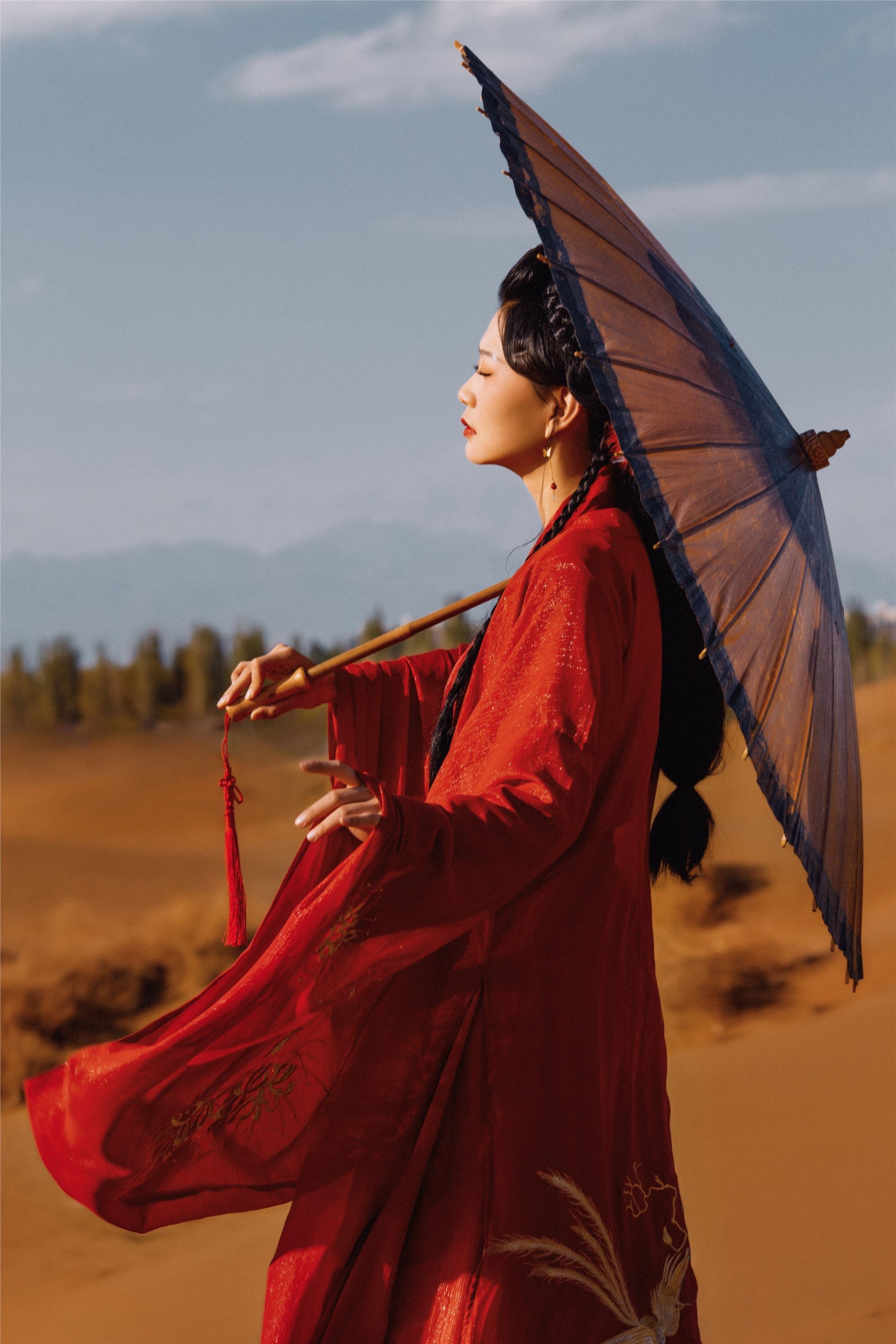 YITUYU艺图语 2021.09.08 漠上行 兔小白